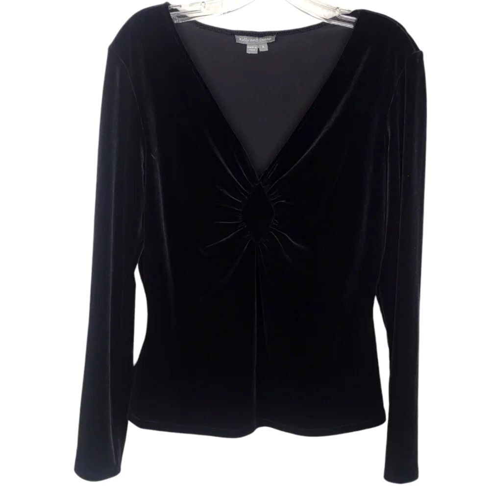 Kelly and Diane Black Velour Long Sleeve Vneck Top size Medium - Picture 9 of 9